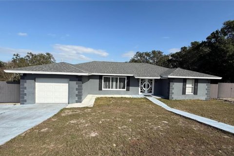 House in Spring Hill, Florida 5 bedrooms, 163.69 sq.m. № 2135393