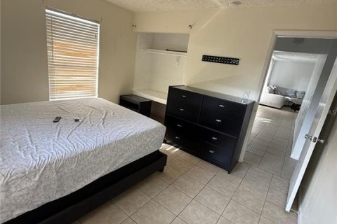 House in Spring Hill, Florida 5 bedrooms, 163.69 sq.m. № 2135393 - photo 9