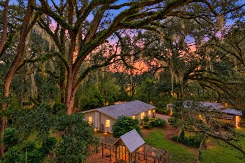 House in Alachua, Florida 2 bedrooms, 114.46 sq.m. № 2394109