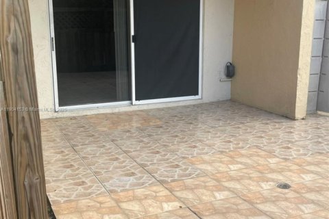 Appartement à louer à Doral, Floride: 1 chambre, 75.25 m2 № 1963543 - photo 9