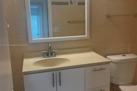Appartement à louer à Doral, Floride: 1 chambre, 75.25 m2 № 1963543 - photo 8