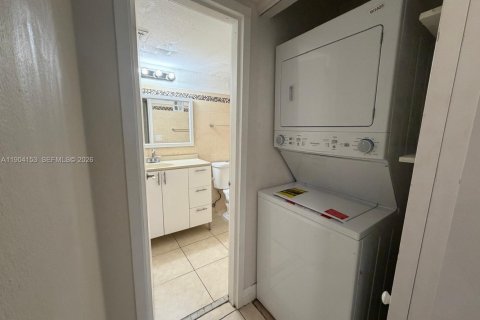 Apartment in Doral, Florida 1 bedroom, 75.25 sq.m. № 1963543 - photo 13