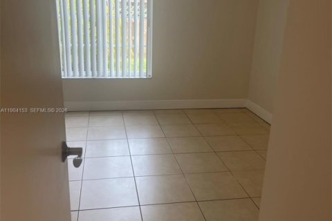 Apartment in Doral, Florida 1 bedroom, 75.25 sq.m. № 1963543 - photo 11