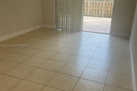 Appartement à louer à Doral, Floride: 1 chambre, 75.25 m2 № 1963543 - photo 5