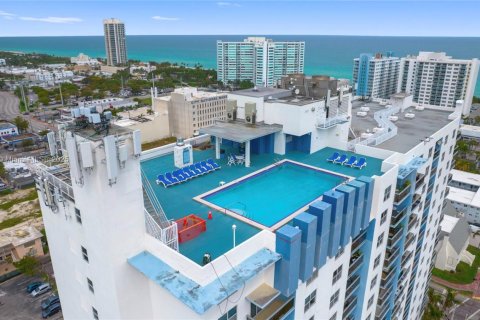 Condo in Miami Beach, Florida, 1 bedroom  № 1936220 - photo 1