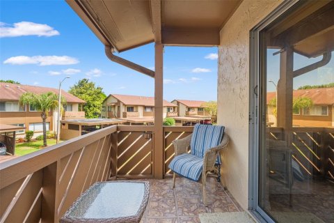 Condo in New Port Richey, Florida, 2 bedrooms № 2110113 - photo 16