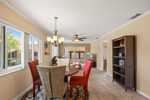 Condo in New Port Richey, Florida, 2 bedrooms № 2110113 - photo 6