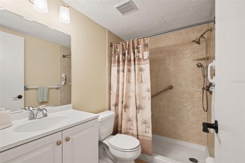 Condo in New Port Richey, Florida, 2 bedrooms № 2110113 - photo 24