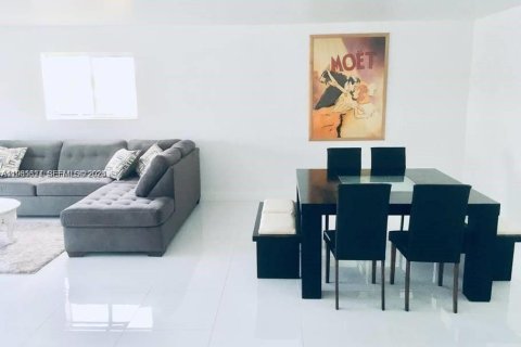 Casa en venta en Palmetto Bay, Florida, 4 dormitorios, 297.01 m2 № 2047421 - foto 7