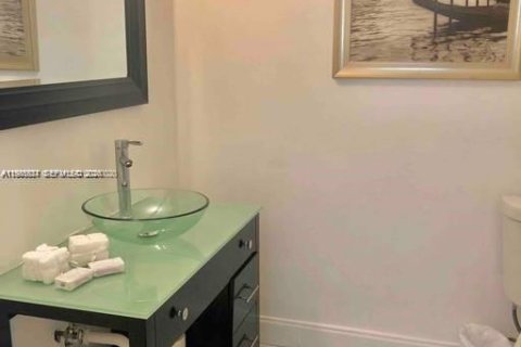 Casa en venta en Palmetto Bay, Florida, 4 dormitorios, 297.01 m2 № 2047421 - foto 13