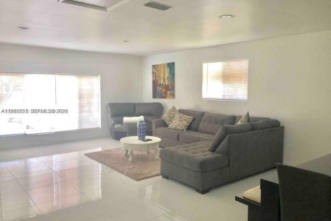 Casa en venta en Palmetto Bay, Florida, 4 dormitorios, 297.01 m2 № 2047421 - foto 11