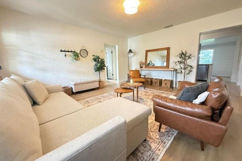 House in Largo, Florida 3 bedrooms, 114.08 sq.m. № 1851098 - photo 6