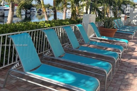 Condo in Hallandale Beach, Florida, 1 bedroom  № 2067336 - photo 4