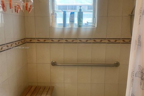 Condo in Hollywood, Florida, 1 bedroom № 1959931 - photo 7