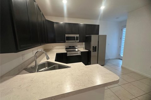 Villa ou maison à louer à Davenport, Floride: 5 chambres, 174.38 m2 № 2152351 - photo 4