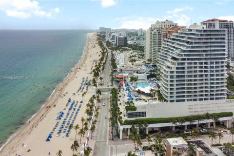 Condominio en venta en Fort Lauderdale, Florida, 1 dormitorio, 92.44 m2 № 1807834 - foto 2