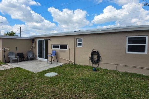 Casa en alquiler en Hollywood, Florida, 3 dormitorios, 112.41 m2 № 2029582 - foto 19