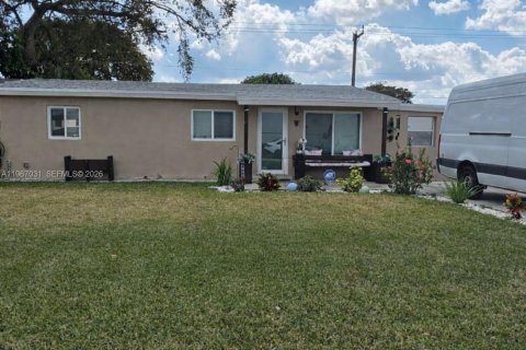 Casa en Hollywood, Florida 3 dormitorios, 112.41 m2 № 2029582