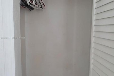 Casa en alquiler en Hollywood, Florida, 3 dormitorios, 112.41 m2 № 2029582 - foto 11