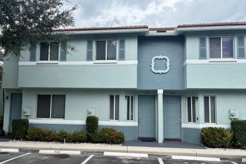 Townhouse in Riviera Beach, Florida 2 bedrooms, 113.99 sq.m. № 2253853