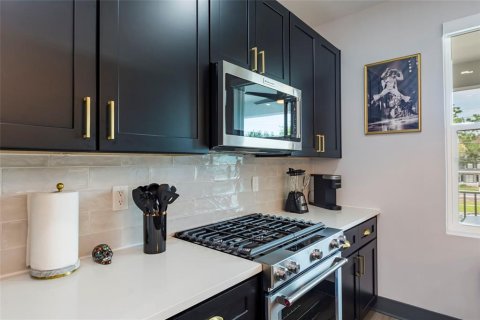 Adosado en alquiler en Saint Petersburg, Florida, 3 dormitorios, 169.92 m2 № 2143006 - foto 11
