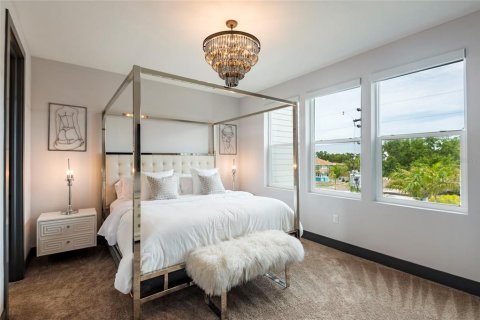 Adosado en alquiler en Saint Petersburg, Florida, 3 dormitorios, 169.92 m2 № 2143006 - foto 16