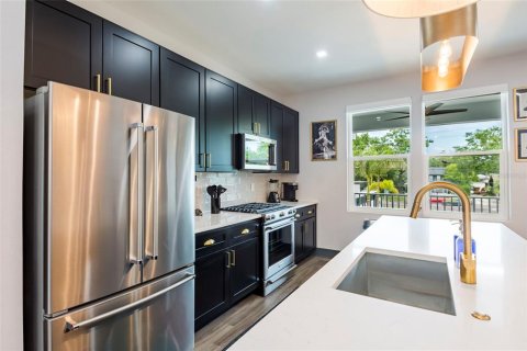 Adosado en alquiler en Saint Petersburg, Florida, 3 dormitorios, 169.92 m2 № 2143006 - foto 12