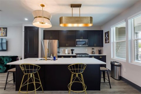 Adosado en alquiler en Saint Petersburg, Florida, 3 dormitorios, 169.92 m2 № 2143006 - foto 6