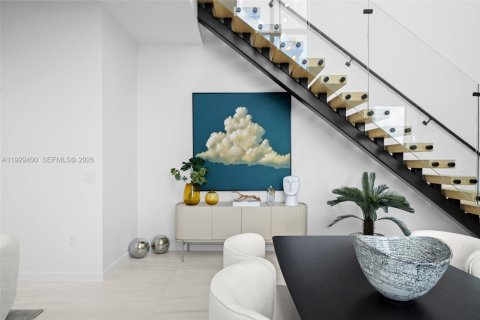 Propiedad comercial en venta en Miami Beach, Florida, 559.27 m2 № 2269848 - foto 15