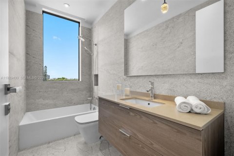 Propiedad comercial en venta en Miami Beach, Florida, 559.27 m2 № 2269848 - foto 30