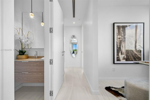 Propiedad comercial en venta en Miami Beach, Florida, 559.27 m2 № 2269848 - foto 28