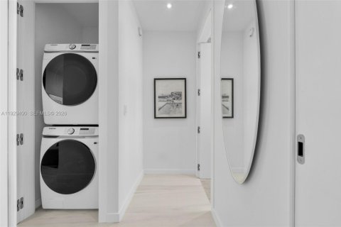 Propiedad comercial en venta en Miami Beach, Florida, 559.27 m2 № 2269848 - foto 19