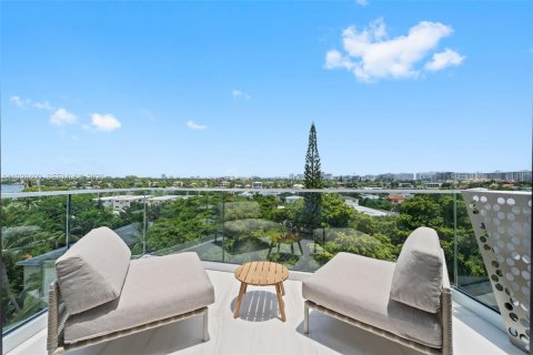 Propiedad comercial en venta en Miami Beach, Florida, 559.27 m2 № 2269848 - foto 4