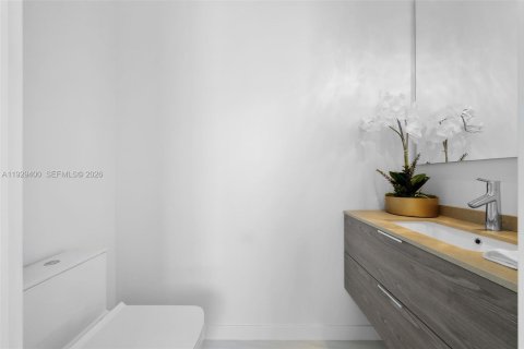 Propiedad comercial en venta en Miami Beach, Florida, 559.27 m2 № 2269848 - foto 29