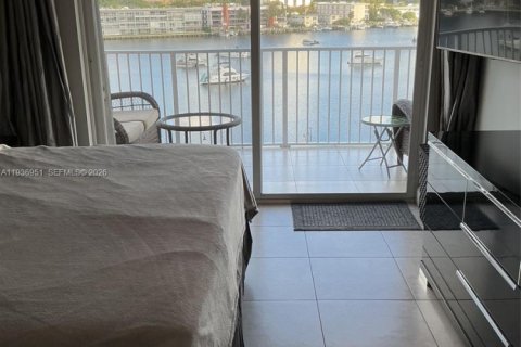Condominio en alquiler en Hallandale Beach, Florida, 2 dormitorios, 95.69 m2 № 2059806 - foto 21