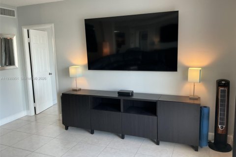 Condominio en alquiler en Hallandale Beach, Florida, 2 dormitorios, 95.69 m2 № 2059806 - foto 19