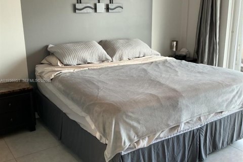 Condominio en alquiler en Hallandale Beach, Florida, 2 dormitorios, 95.69 m2 № 2059806 - foto 20