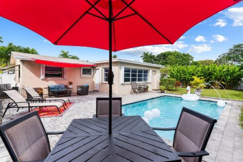 House in Wilton Manors, Florida 2 bedrooms, 108.14 sq.m. № 2247097 - photo 28