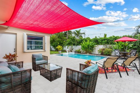 House in Wilton Manors, Florida 2 bedrooms, 108.14 sq.m. № 2247097 - photo 27