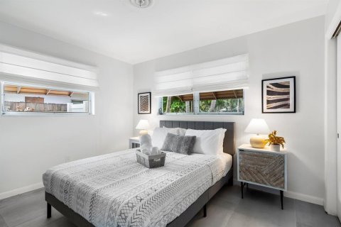 House in Wilton Manors, Florida 2 bedrooms, 108.14 sq.m. № 2247097 - photo 3