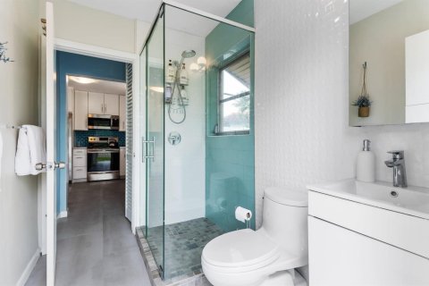 House in Wilton Manors, Florida 2 bedrooms, 108.14 sq.m. № 2247097 - photo 23