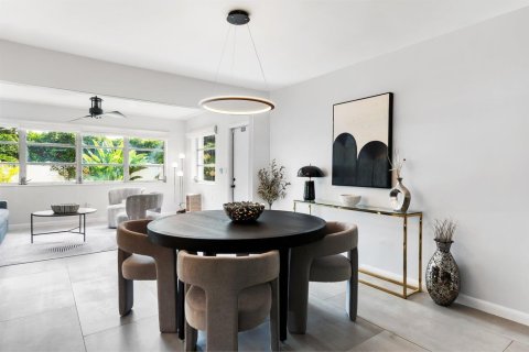 House in Wilton Manors, Florida 2 bedrooms, 108.14 sq.m. № 2247097 - photo 15