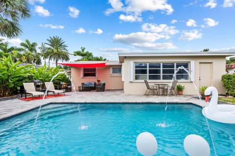 House in Wilton Manors, Florida 2 bedrooms, 108.14 sq.m. № 2247097 - photo 6