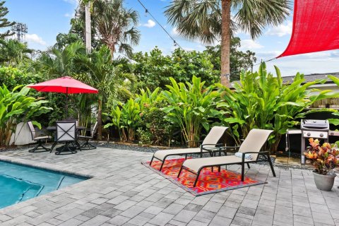 House in Wilton Manors, Florida 2 bedrooms, 108.14 sq.m. № 2247097 - photo 30