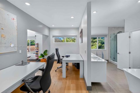 Купить виллу или дом в Бискейн-Парк, Флорида 5 спален, 361.2м2, № 2006377 - фото 27