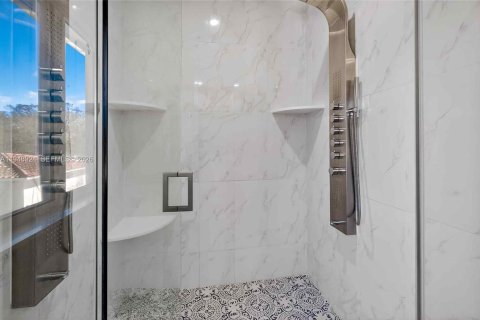 Купить виллу или дом в Бискейн-Парк, Флорида 5 спален, 361.2м2, № 2006377 - фото 25