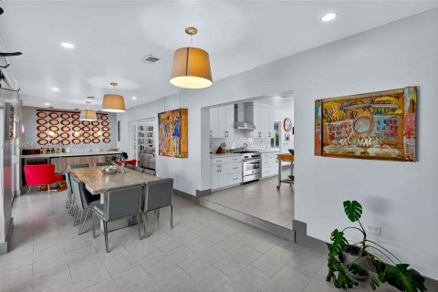 Купить виллу или дом в Бискейн-Парк, Флорида 5 спален, 361.2м2, № 2006377 - фото 10