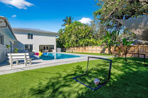 Купить виллу или дом в Бискейн-Парк, Флорида 5 спален, 361.2м2, № 2006377 - фото 3