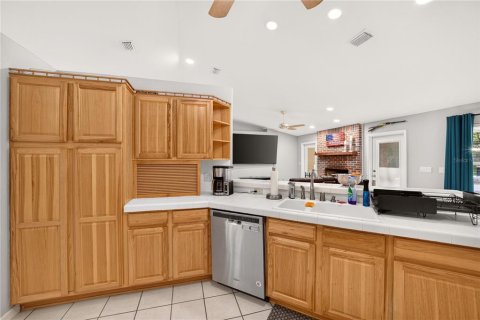 Villa ou maison à vendre à Ocala, Floride: 4 chambres, 268.86 m2 № 2422815 - photo 16