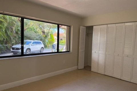 Copropriété à louer à Doral, Floride: 3 chambres, 141.58 m2 № 2006163 - photo 4